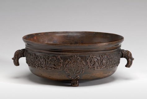 Bowl with a Shield of Arms, 16th or 17th century.