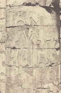 Karnak (Thèbes), Palais--Salle hypostyle--Colonnade Centrale--Décoration d'un Fut, 1853.