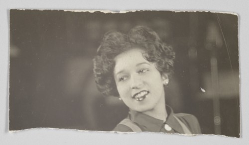Photographic print of unidentified woman, early 20th century. Creator: Unknown.
