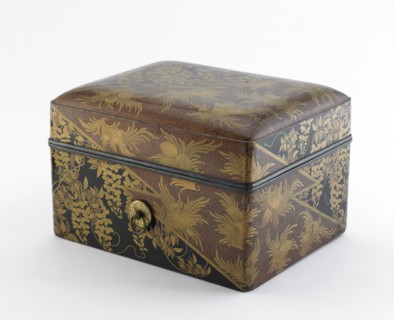 Box for personal accessories (tebako), Momoyama or Edo period, early 17th century. Creator: Unknown.