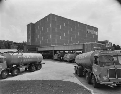 Harp Lager Brewery, Drayman's Way, Manor Park, Alton, East Hampshire, Hampshire, 04/07/1963. Creator: John Laing plc.