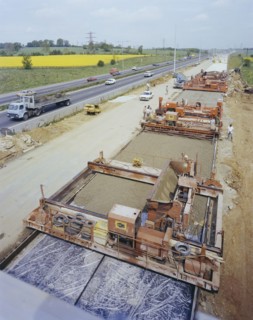 Widening works on the M1 in Hertfordshire, 18/05/1982. Creator: John Laing plc.