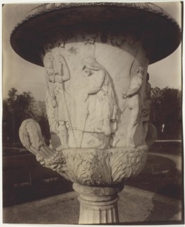 Versailles, Vase par Cornu, 1904. Creator: Eugene Atget.