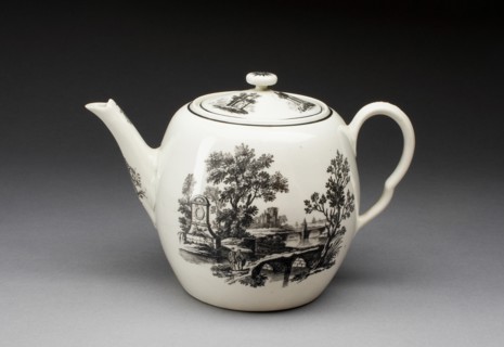 Teapot, Worcester, c. 1785. Creator: Royal Worcester.