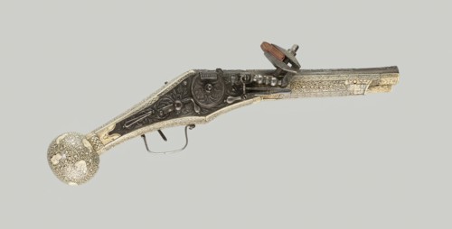 Wheellock Pistol (Puffer) with the Coat of Arms of Johann Georg, Duke of Saxony, Thuringia, 1604. Creator: Klaus Hirt.