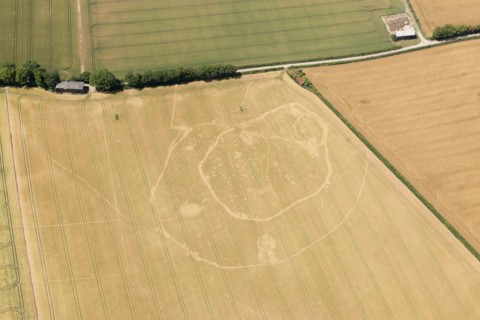 Iron Age double ditched enclosure crop mark, near South Wonston, Hampshire, 2015. Creator: Historic England.