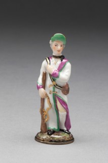 Scent Bottle: Huntsman, Ludwigsburg, c. 1775.
