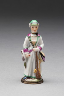 Scent Bottle: Huntswoman, Ludwigsburg, c. 1775.