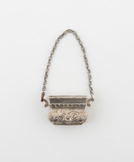 Purse-Shaped Vinaigrette with View of Windsor Castle, Birmingham, 1843/44.