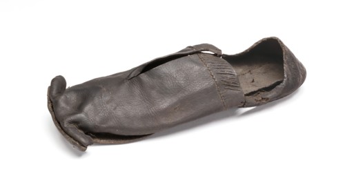 Shoe, England, 16th century.
