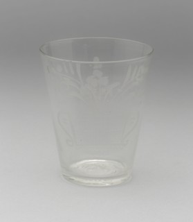 Tumbler, 1764/74. Engraved floral decoration.