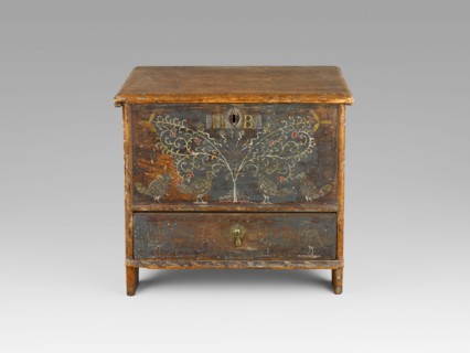 Chest-Over-Drawer, c. 1725. Attributed to Robert Crosman.