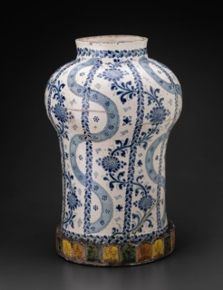 Jar with Vertical Flowing Bands and Vines with Sunflowerlike Blossoms, 1700/50.