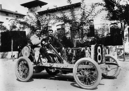 French racing driver Louis Wagner in his Darracq, Coppa Florio, Brescia, Italy, 1905. Creator: Unknown.