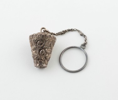Thimble-Shaped Vinaigrette, England, c. 1840. Creator: Unknown.