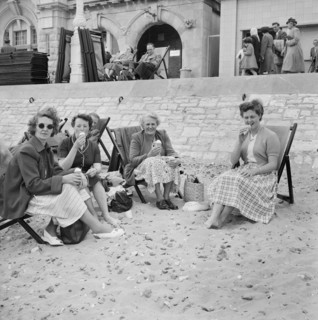 Staff outing of Laing's London office to Bournemouth, 30/05/1953. Creator: John Laing plc.
