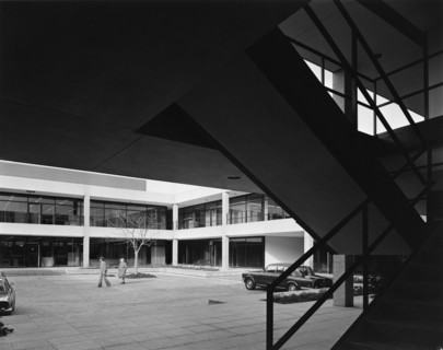 Lloyds Court, Secklow Gate, Central Milton Keynes, Buckinghamshire, 14/02/1977. Creator: John Laing plc.