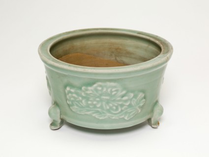 Tripod Incense Holder with Floral Design, Ming dynasty (1368-1644).
