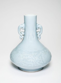 Vase with Leaf Scroll Handles and Floral Spray Design, Qing dynasty (1644-1911), Qianlong reign mark and period (1736-1795).