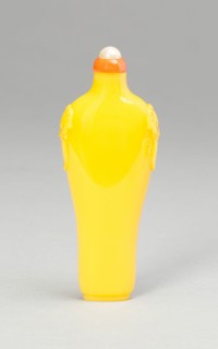 Snuff Bottle with Mock Lion Mask Handles, Qing dynasty (1644-1911), 1730-1790.