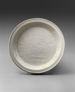 Dish with Mandarin Ducks in a Lotus Pond, Jin dynasty (1115-1234), 12th century.