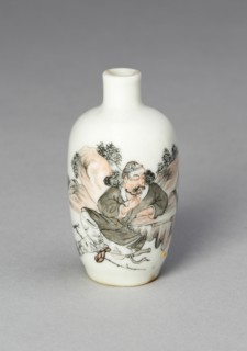 Snuff Bottle with Li Tieguai Leaning against a Rock, Qing dynasty (1644-1911), 1820-1880.