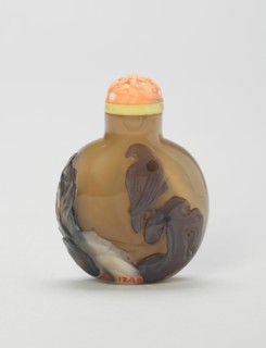 Snuff Bottle with Two Egrets Among Lotuses, Qing dynasty (1644-1911), 1800-1900.