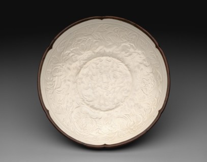 Dish with Peony Sprays and Four Boys, Jin dynasty (1115-1234), 12th century.