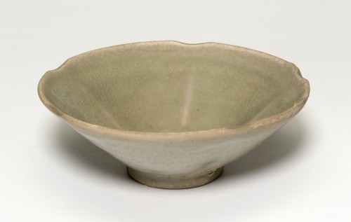 Lobed Bowl with Phoenix, Tang dynasty (618-907) or Five Dynasties period (907-960), late 9th/early 10th century.