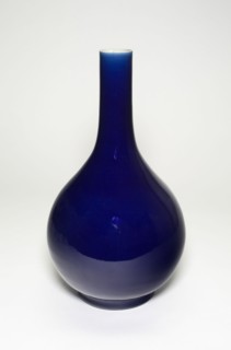 Bottle-Shaped Vase, Qing dynasty (1644-1911), 18th/19th century.