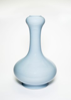 Bulbous-Shaped Vase, Qing dynasty (1644-1911), Yongzheng reign mark and period (1723-1735).