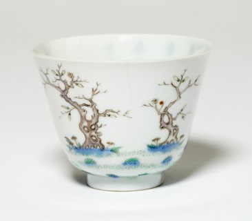 Cup with Orchid Tree, Qing dynasty (1644-1911), Kangxi reign mark and period (1662-1722).
