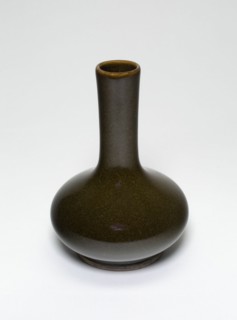 Bottle-Shaped Vase, Qing dynasty (1644-1911), c. 18th century.