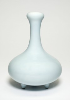 Bulbous-Shaped Vase, Qing dynasty (1644-1911), Qianlong reign mark and period (1736-1795).