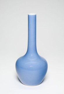 Bottle-Shaped Vase, Qing dynasty (1644-1911), Yongzheng reign mark and period (1723-1735).