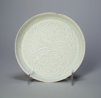 Dish with Peonies and Leaves, Song dynasty (960-1279).