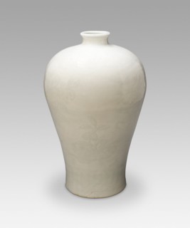 Vase (Meiping) with Peach, Pomegranate, Peapod, and Lychee, Ming dynasty (1368-1644), Yongle period (1403-1424).