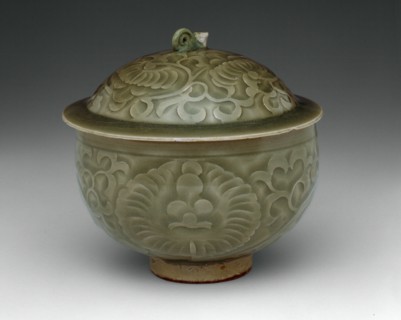 Covered Bowl with Peony Scroll, Northern Song dynasty (960-1127), 11th century.