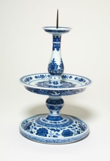 Pricket Candlestick, Qing dynasty (1644-1911), Qianlong reign mark (1736-1795), 18th/19th century.