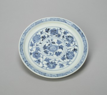 Dish with Peony Scrolls and Chrysanthemum Spray, and Lotus Panels on Reverse, Ming dynasty (1368-1644), Hongwu period (1368-98).