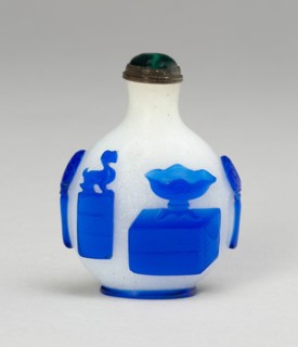 Snuff Bottle with Stem Bowl, Seal, and Books, Qing dynasty (1644-1911), 1750-1800.