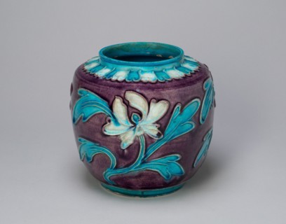 Jar with Peonies and lid, Ming dynasty (1368-1644), 16th century.