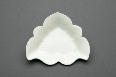 Tri-Lobed Dish with Butterfly, Liao dynasty (907-1125), 12th century.