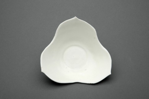 Tri-Lobed Dish, Five Dynasties period (907-960).