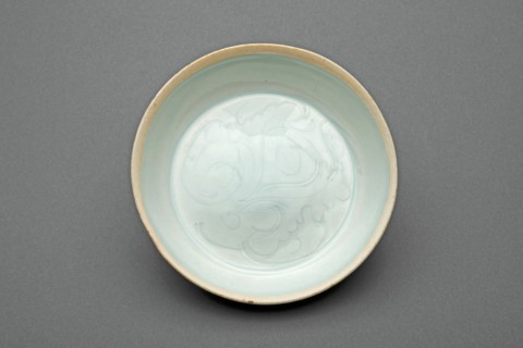 Dish with Sketchy Floral Scrolls, Song dynasty (960-1279).