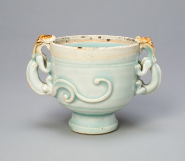 Double-Handled Cup with Handles in the Form of Chi (Hornless) Dragons, Southern Song (1127-1279) or Yuan dynasty (1279-1368), 13th century.