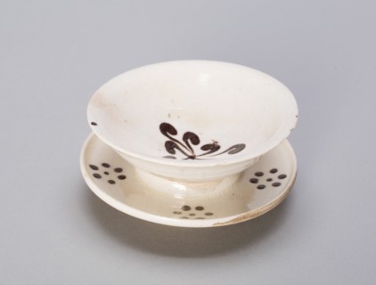 Cup and Stand, Jin dynasty (1115-1234).