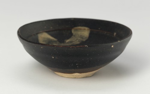 Bowl with Zigzag Strokes, Southern Song (1127-1279) or Yuan dynasty (1271-1368), 12th/14th century.