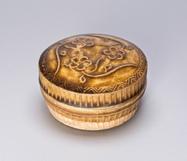 Covered Cosmetic Box with Floret Scrolls, Song (960-1279) or Yuan dynasty (1279-1368), c. 12th/13th century.