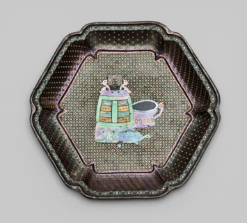 Dish with Images of Ancient Bronzes, Qing dynasty (1644-1911).
